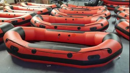 Articolo caldo di vendita Prodotto per sport acquatici 10 persone 14 piedi 4,3 m Barca gonfiabile in PVC Barca galleggiante Rafting Barca in PVC Rapide Barca Fiume Junior Barca Canoa Slalom in vendita